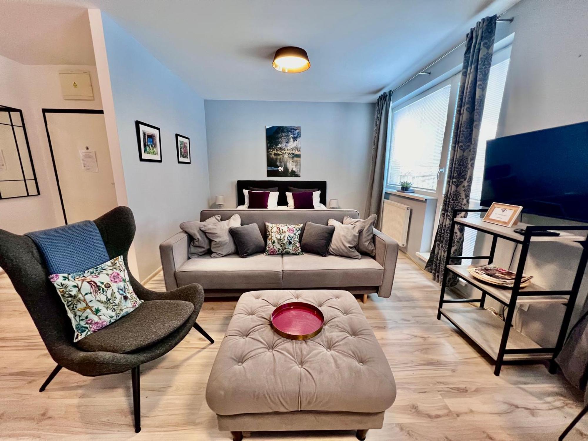 Bl - The Executive Suite, Boru - 24Hr Self Check-In, Free Private Parking, Balcony With Mountain View, 5 Minute Walk To City Center 반스카비스트리카 외부 사진